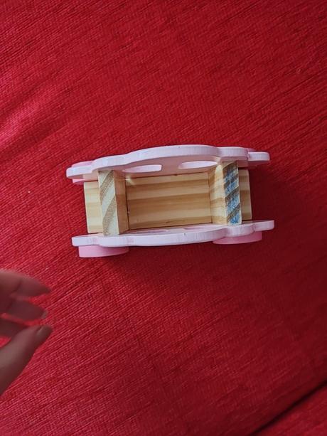 Stojan drevený na pera, 