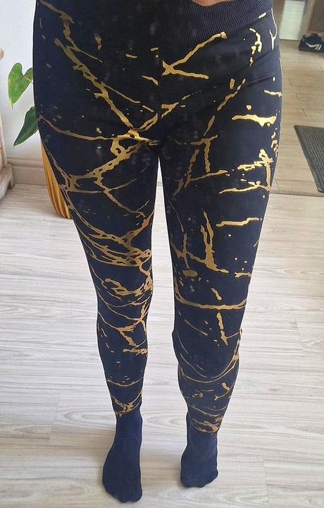 Čierno-zlaté legíny, m