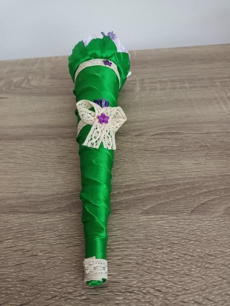 Fialová ružička ručne šitá,