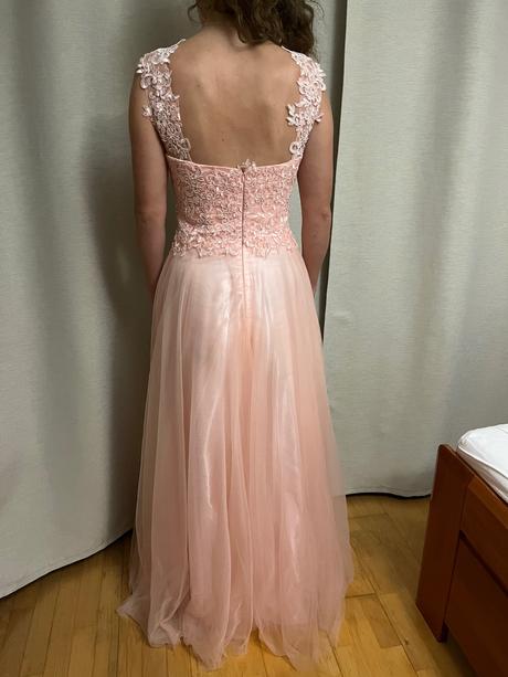 Spoločenské šaty s čipkou, s