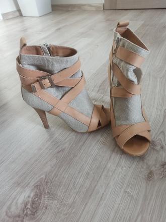 Topánky s otvorenou špičkou, 37