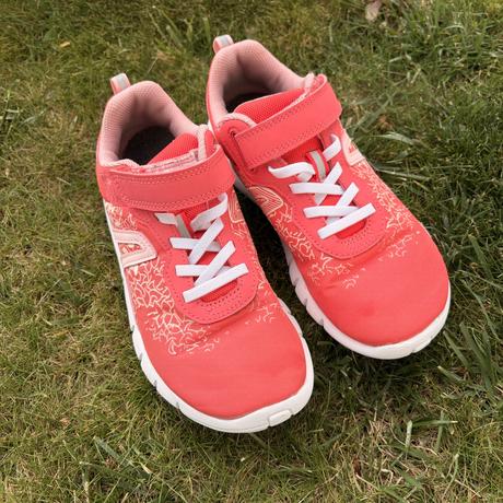 Ľahké tenisky s bielou podrážkou, decathlon,35