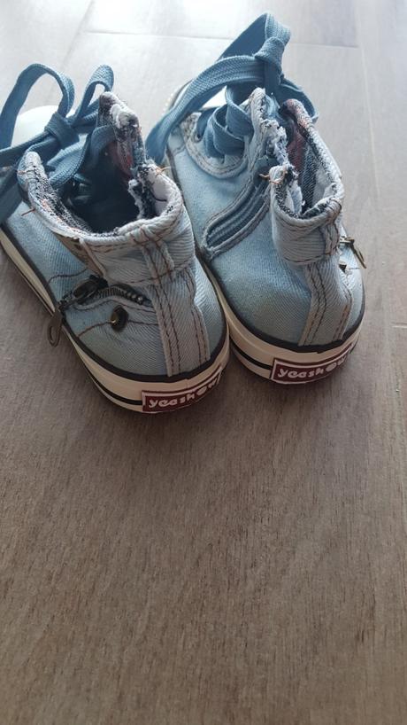 Tenisky vd 17,5 cm, 27