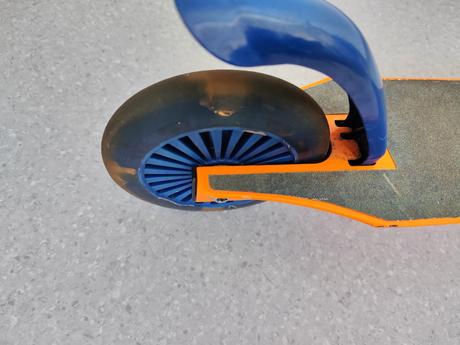 Kolobežka nerf,