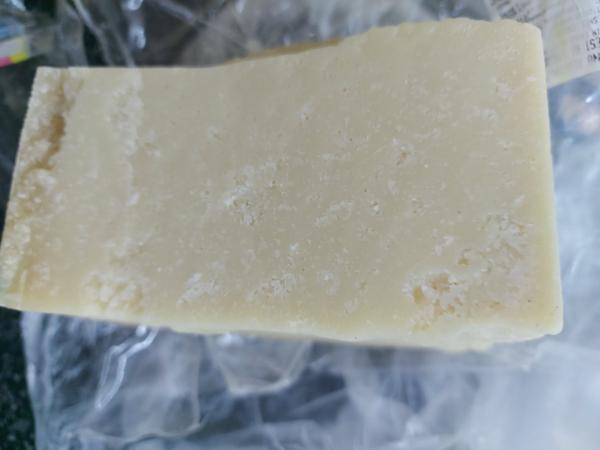 Parmigiano syr - pleseň