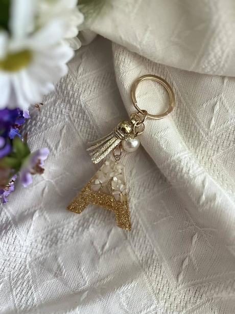 Ručne vyrobené živicové kľúčenky, 