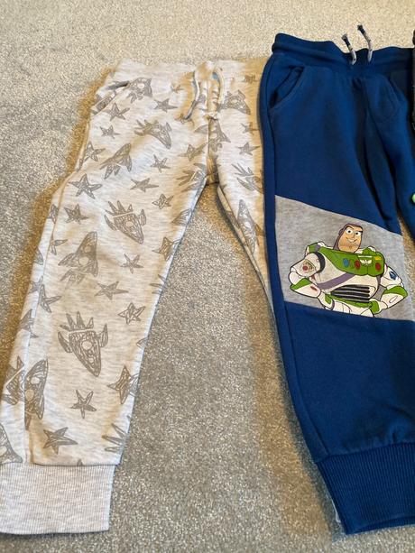 Detské tepláky, 104