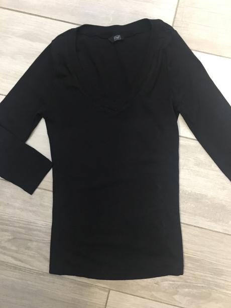 Čierne triko s v-čkom, f&f,34