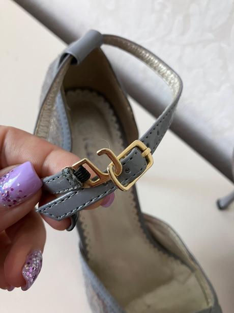 Dámske lesklé sandále (38), 38