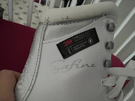 Korčule na ľad, 33