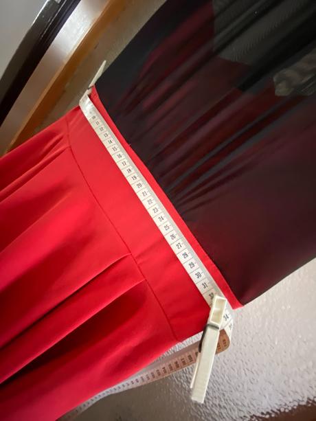 Spoločenské šaty, 38