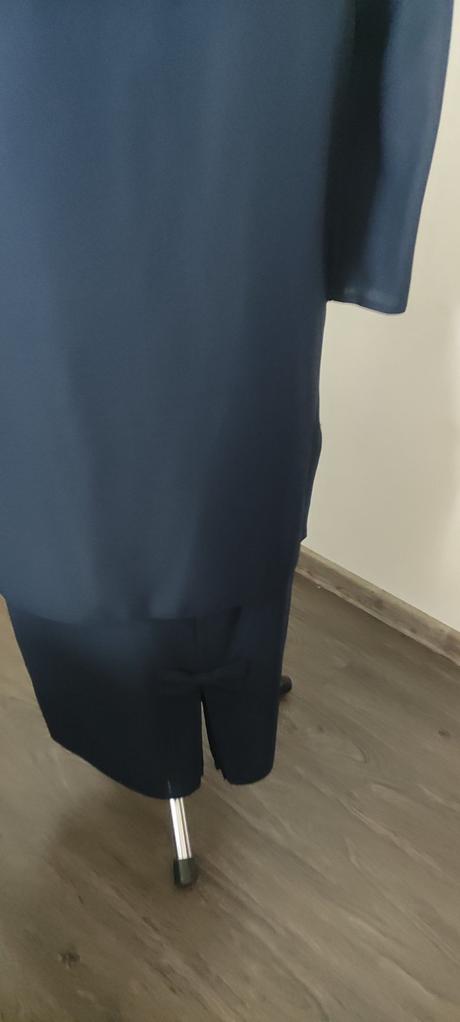 Suknovy komplet, 42