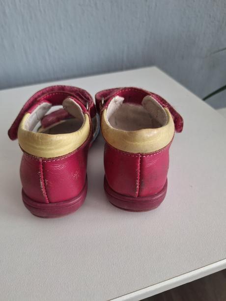 Sandále, d.d.step,26