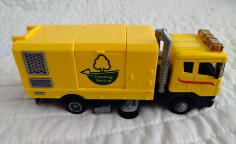 Set 2 kusov áut - čistiace auto + miešačka,