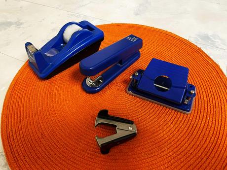 Kancelárske potreby 4ks,