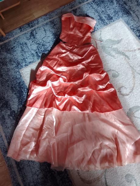 Spoločenské šaty, 38