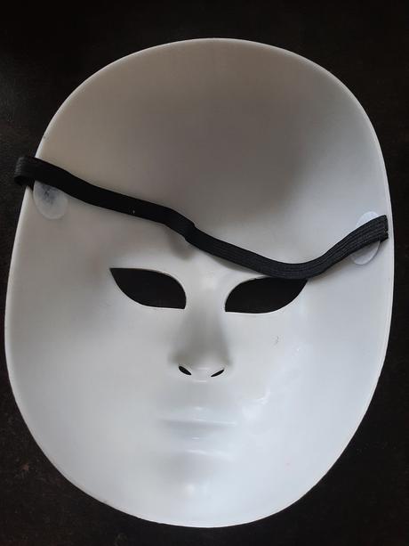 Maska karnevalová,