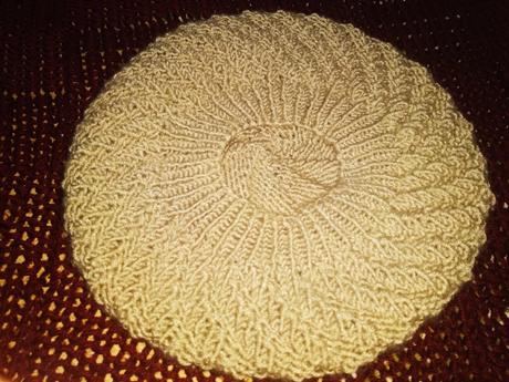 Pletena baretka rucna praca, m / s