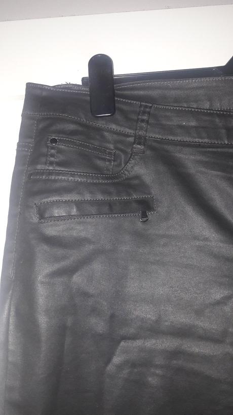 Rifle metalickeho vzhladu, c&a,46