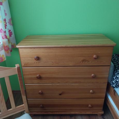 Nábytok detskej izby masív borovica, 