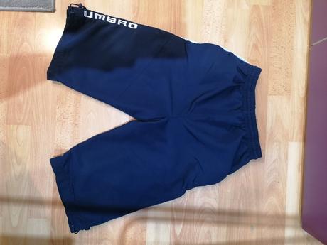 Tristvrtaky, umbro,146