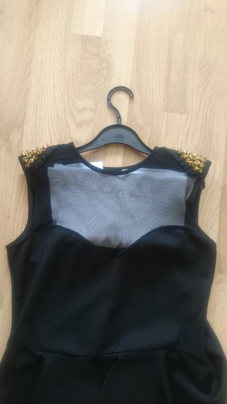 Čierne šaty s aplikáciou, m