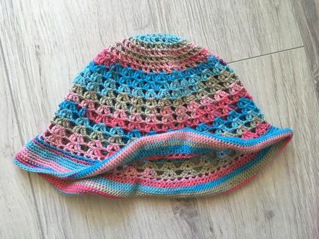 Veselý klobúčik, 98