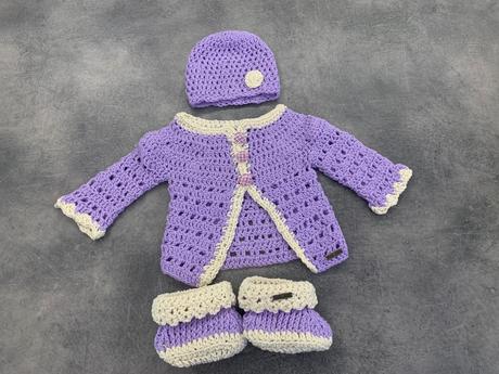 Háčkované svetríky, 98