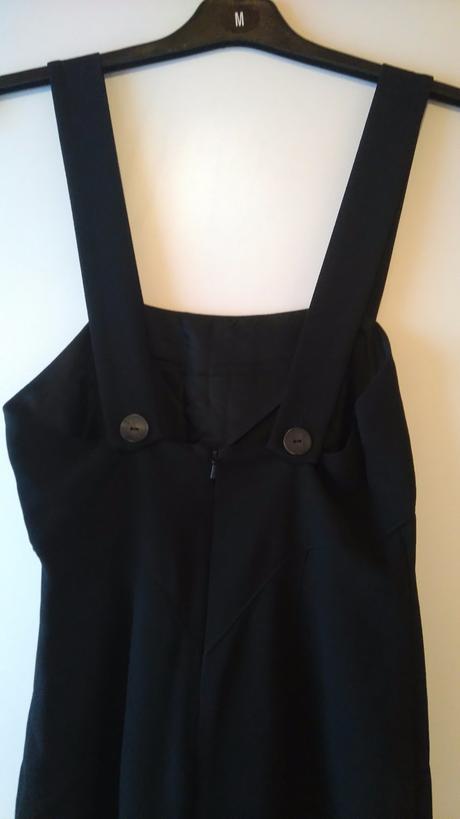 Jednoduché dlhé šaty, 38