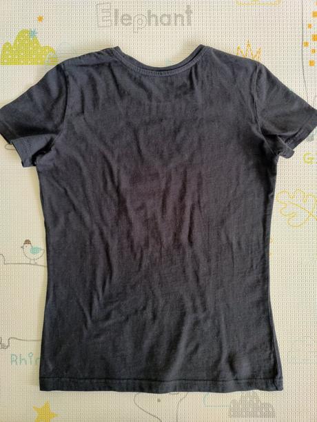 Tričko mám vieš kde veľ. xs, xs