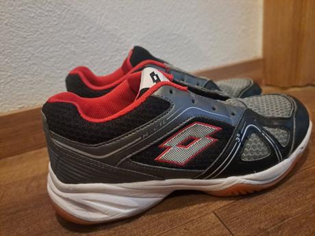 Tenisky -halovky, lotto,38