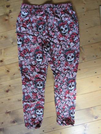 Letné gate s lebkami, m