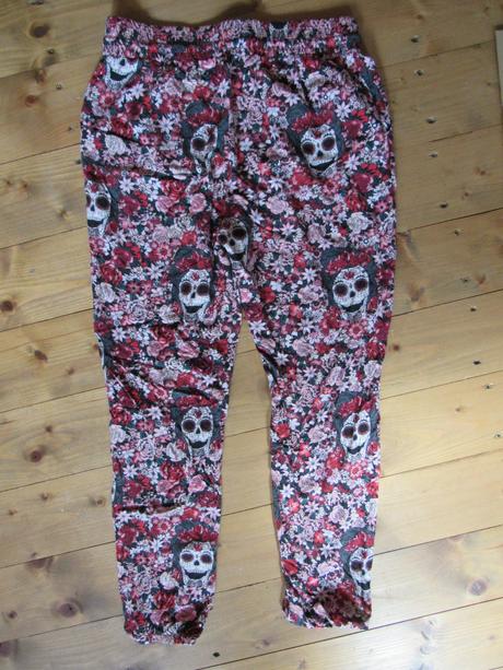 Letné gate s lebkami, m