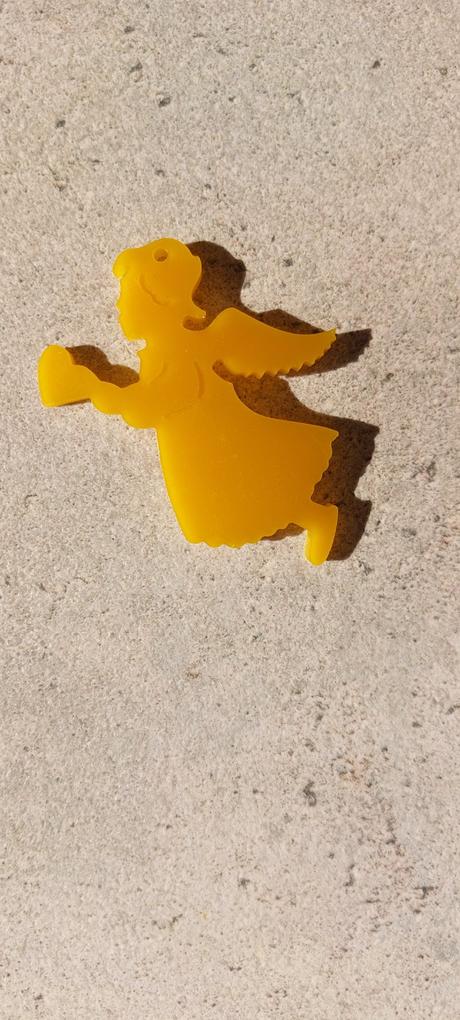 Vianočné ozdoby zo včelieho vosku,