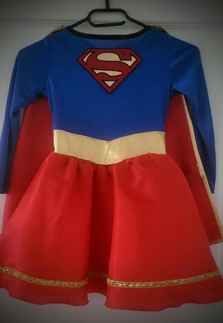 Úžasný kostým superhrdinka,