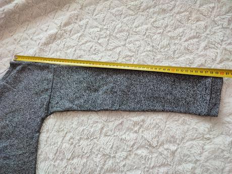 Hrubšie tričko,vzadu predĺžené,top stav, h&m,146