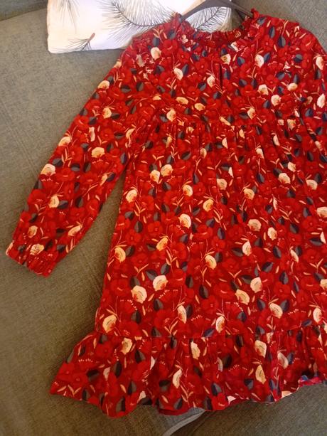 Šaty, sergent major,134