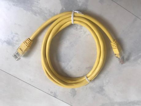 Príslušenstvo k tv - káble k internetu 4 ks,