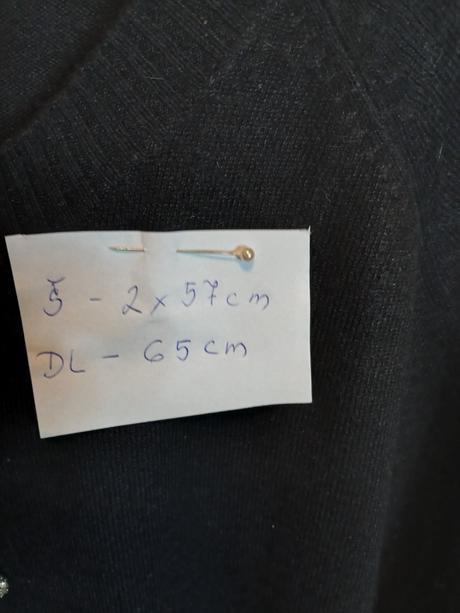 Čierny svetrík zn. flame, 46