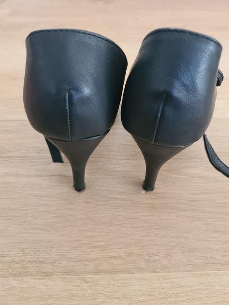 Topanky na opätku, 38