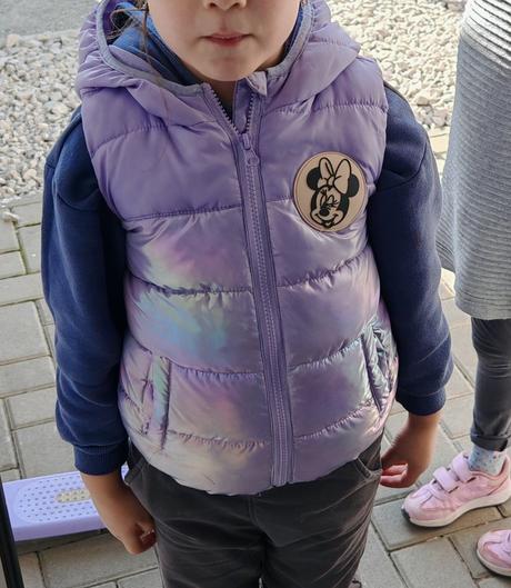 Krásna vesta minnie písaná 104, ale sadne od 92-11, 