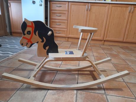 Mám na predaj hojdacieho konika,