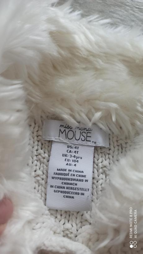 Krásny svetrík 104, 104