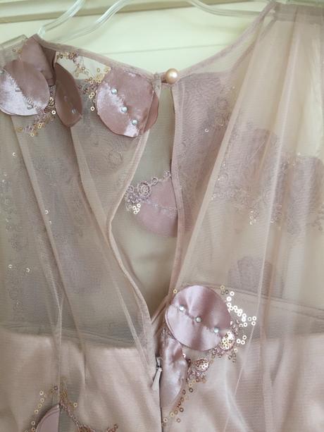 Spoločenské šaty, 36