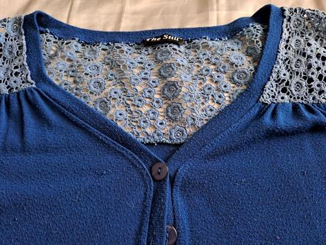 Svetrík s čipkou, l