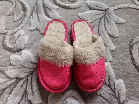 Kožené papučky, 28