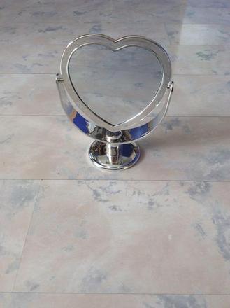 Kozmetické zväčšovacie zrkadlo, 