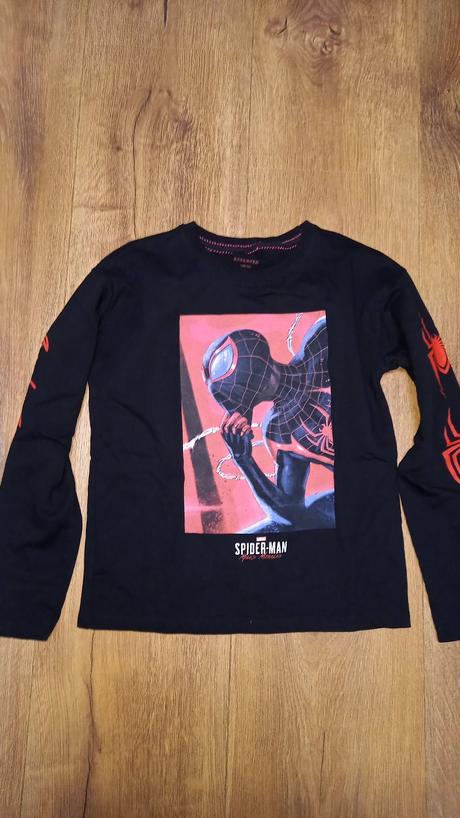 Tricko, reserved,152