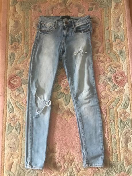 Roztrhané dzinsy, xs