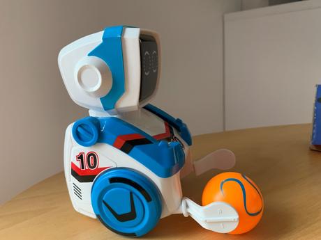 Kickabot silverlit robot futbalista na dialkove, 